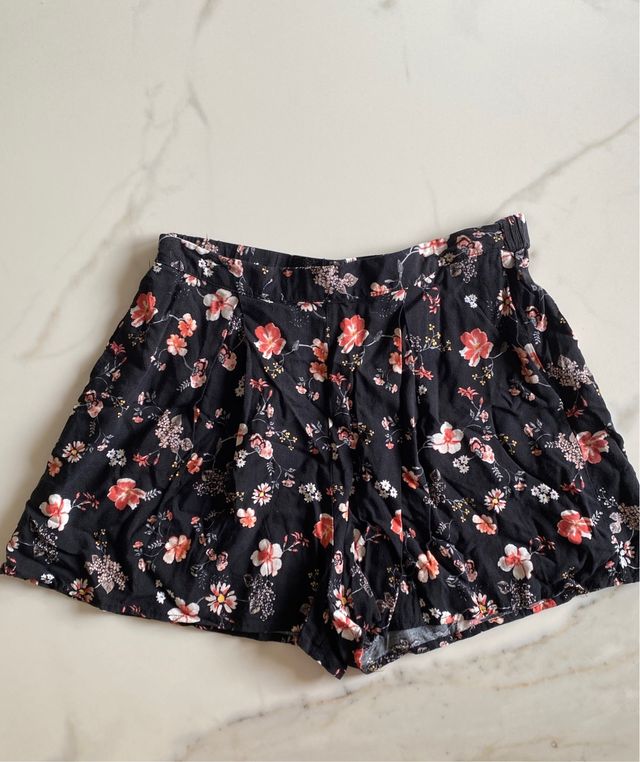 Pantaloncino floreale