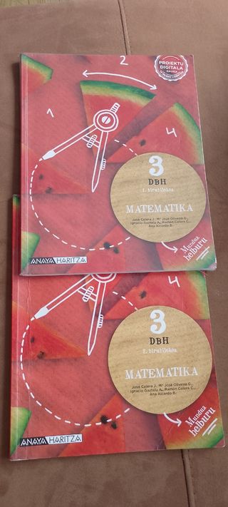 Dos libros matematikas 3 DBH  1 Y 2.
11 
euros los