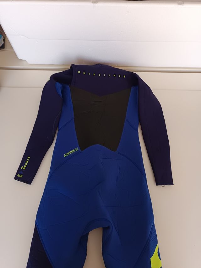 Neopreno Quiksilver talla 10B
