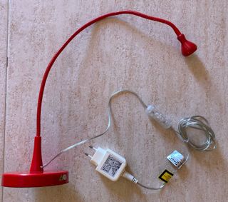 LAMPARA DE ESTUDIOS ROJA COMO NUEVA