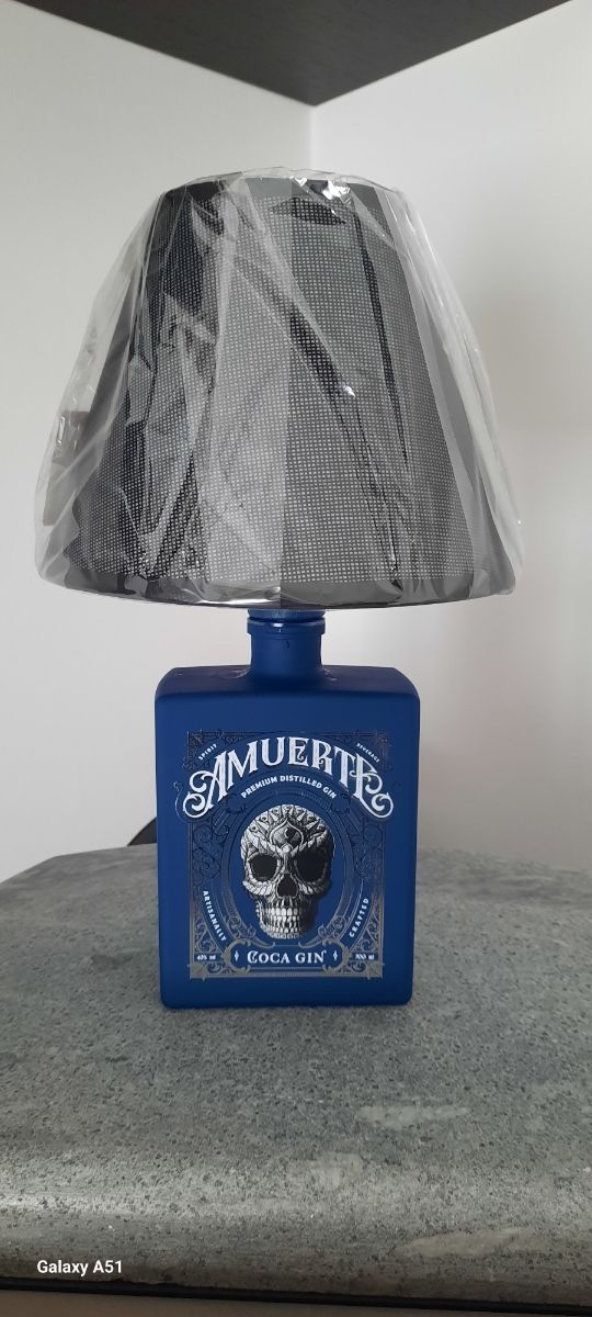 Lampada con Bottiglia di Gin Amuerte