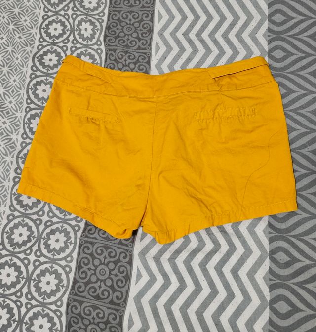 Shorts naranjas