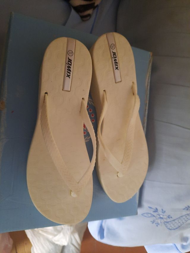 Chanclas blancas