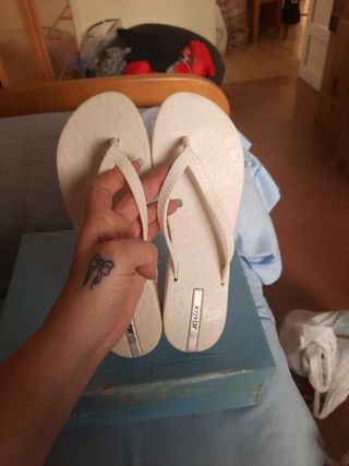 Chanclas blancas