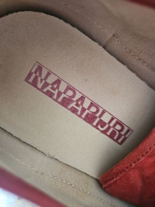 Zapatillas n 41 marca Napapijri.