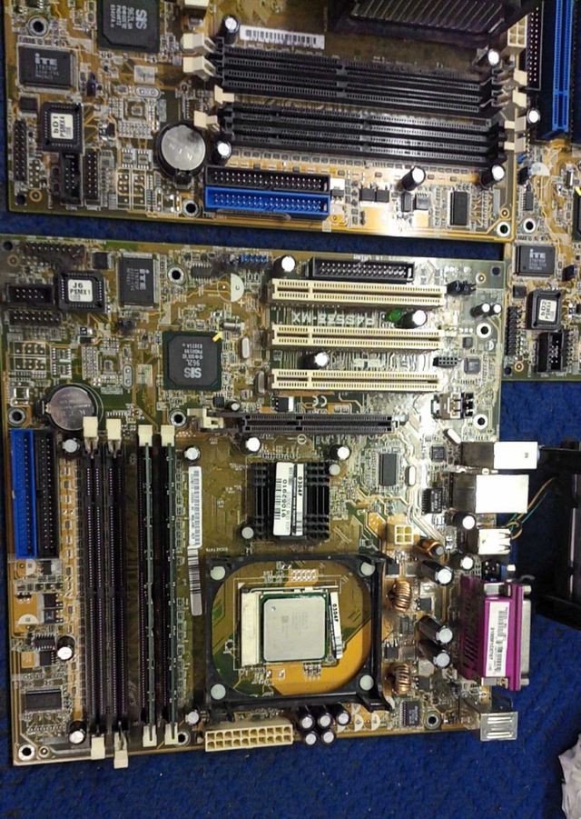 Piastra Asus P4S533-MX + CPU P4