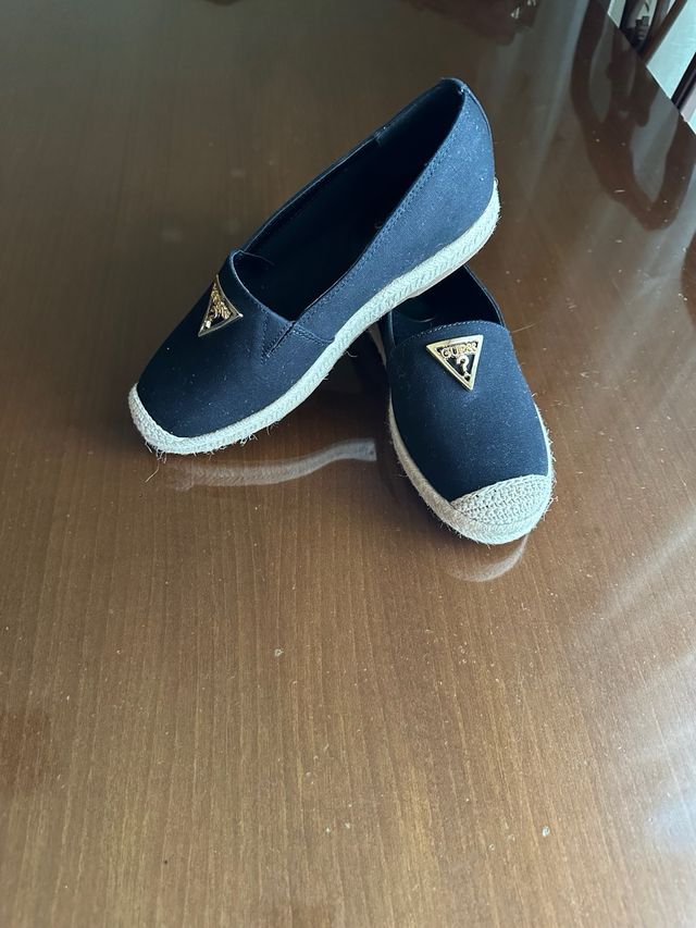 Alpargatas negras de Guess originales