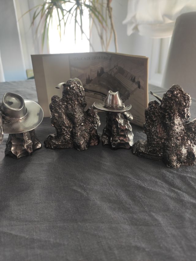 Figuras bronce Jose Luis Casasola.