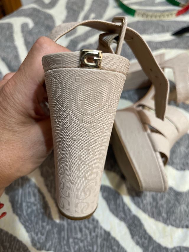 Sandalias tacon Guees