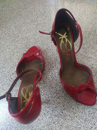 Sandalias rojas piel 