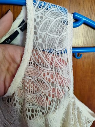 Blusa blanca con encaje