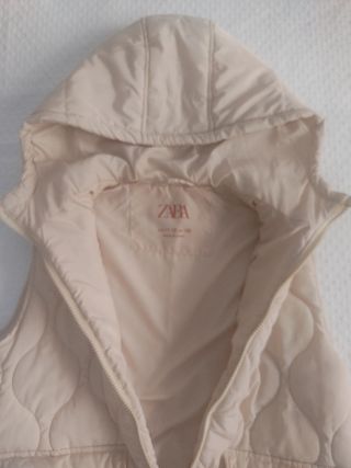 Chaleco tipo plumas Zara
