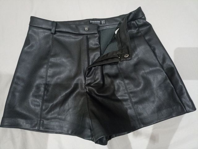 Pantalones cortos Bershka a estrenar Talla: 40