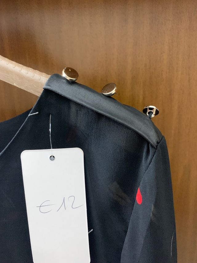 Blusa nera e rossa Isabella