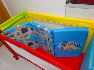 Cuna de viaje plegable