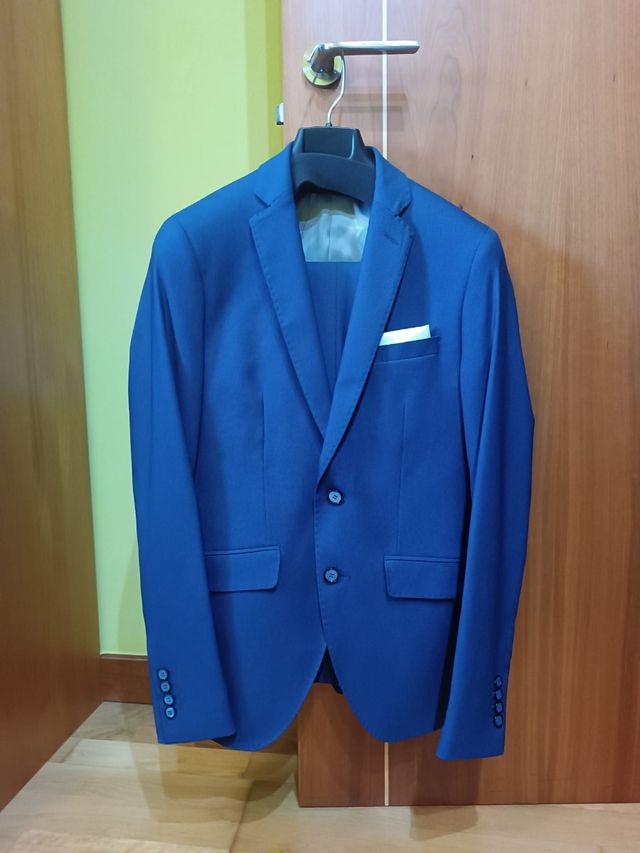 Traje pantalón y chaqueta no.hago envio