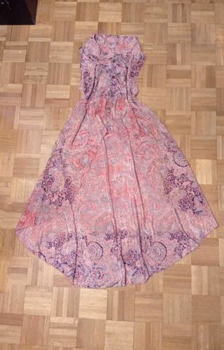 Blusas preciosas desiguales.