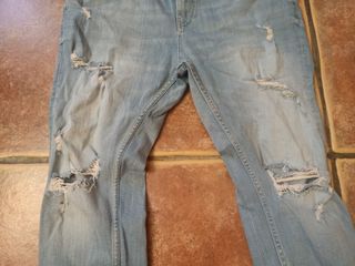 Pantalón vaquero hombre Pull and Bear.