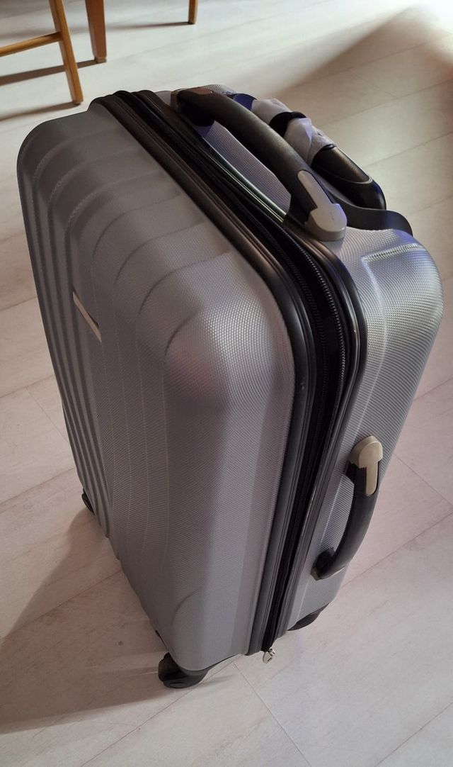 Maleta cabina  Gris 56 x 36 x 23 cms