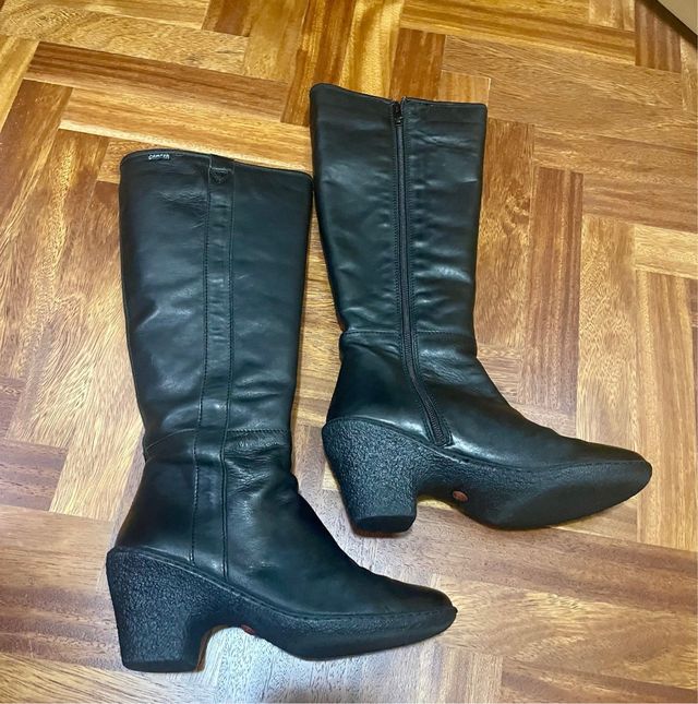 Botas de caña alta en piel napa