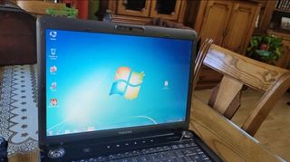 Portátil Toshiba Core 2 Duo x64 W7 HDMI