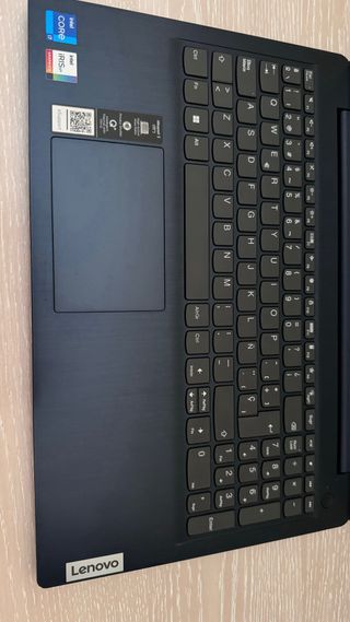 Portátil Lenovo IdeaPad 3