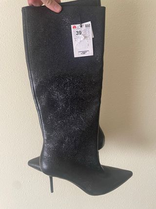 Botas altas, color negro muy cómodas