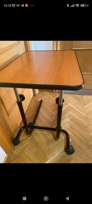 Mesa regulable para encamados