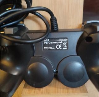 Mando Logic3 para PS2 funcional, tiene una rotura