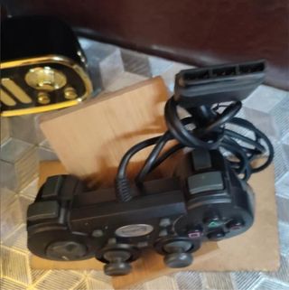 Mando Logic3 para PS2 funcional, tiene una rotura