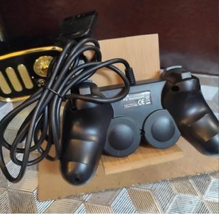 Mando Logic3 para PS2 funcional, tiene una rotura