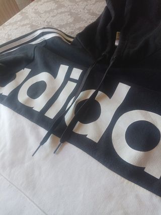 Sudadera Adidas blanca y negra