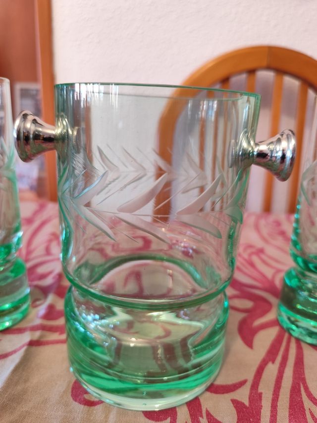 Conjunto vasos y cubitera hielo