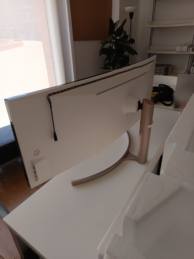 LG UltraWide monitor curved 49WL95C