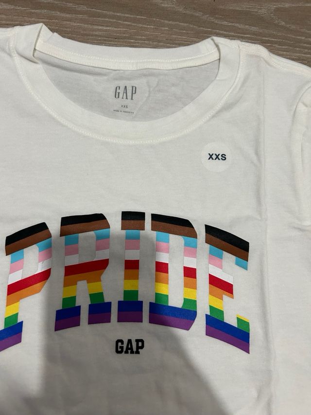Camiseta GAP NUEVA
