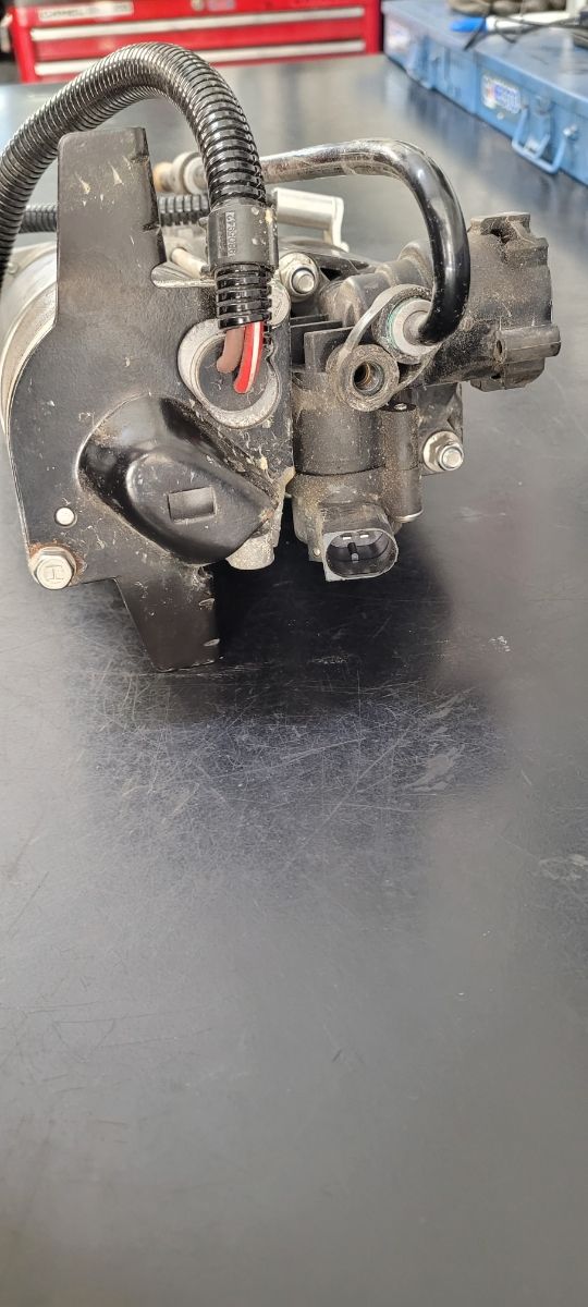 Bomba o compresor suspensión neumática