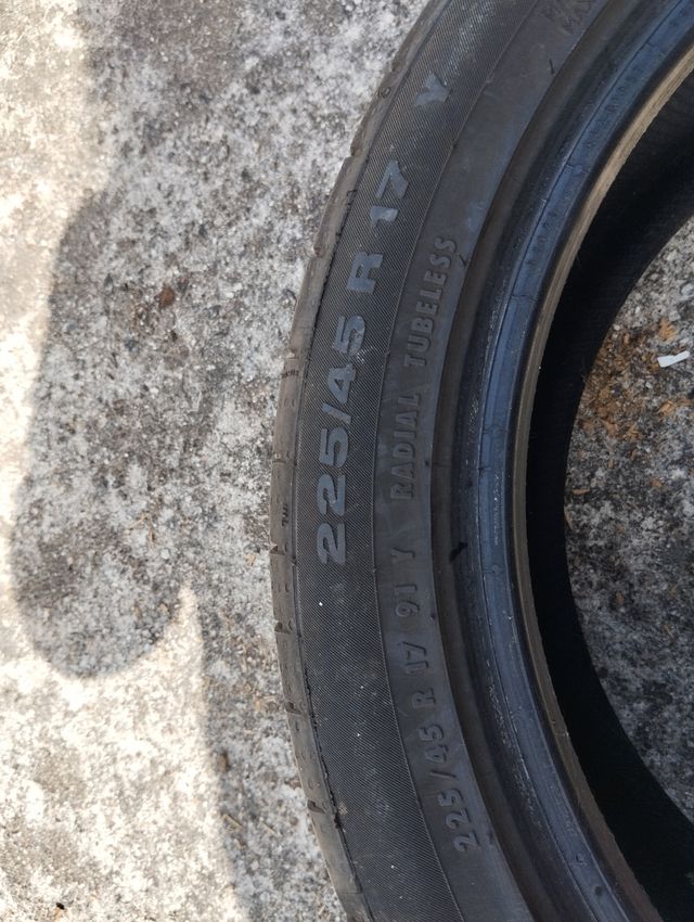 Neumático Continental 