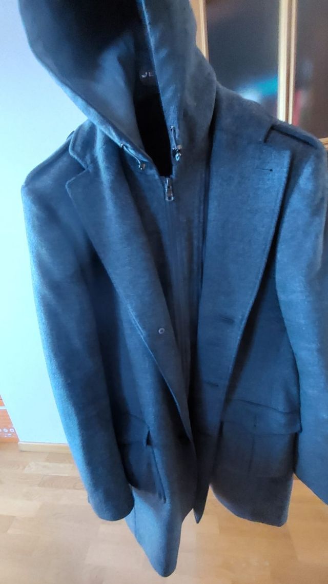 Abrigo hombre tres cuartos. Gris