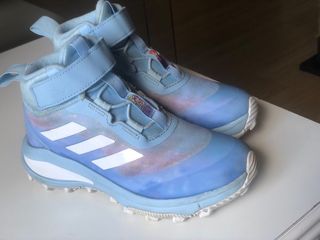  Deportivas Frozen Adidas FortaRun ATR Disney.