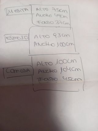 Mesita noche y comoda con espejo