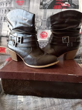 Botines Camperos vintage de color marrón talla 40