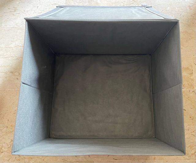 Contenitore pieghevole per coperte, vestiti