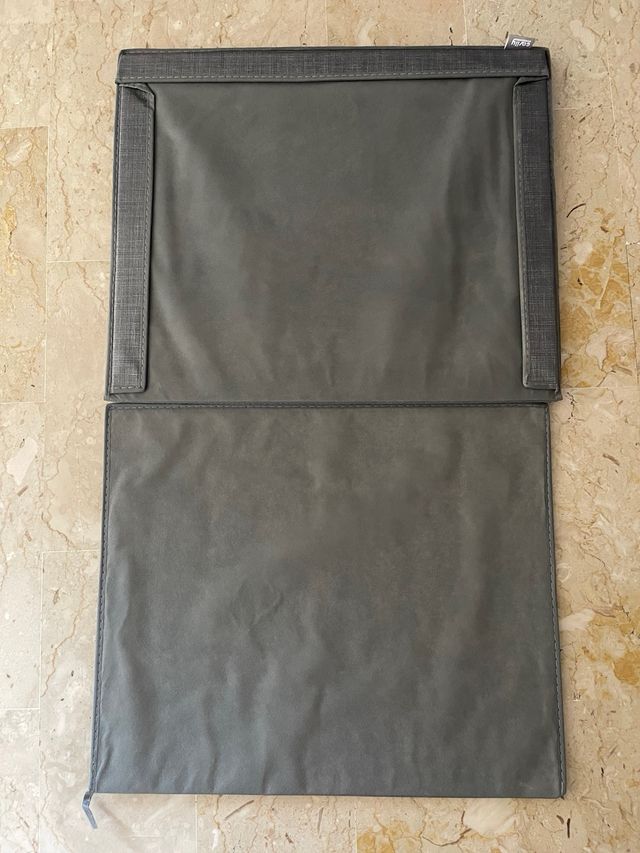 Contenitore pieghevole per coperte, vestiti