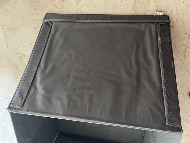 Contenitore pieghevole per coperte, vestiti