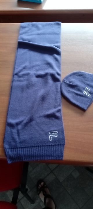 Sciarpa e cappello invernale donna Fila