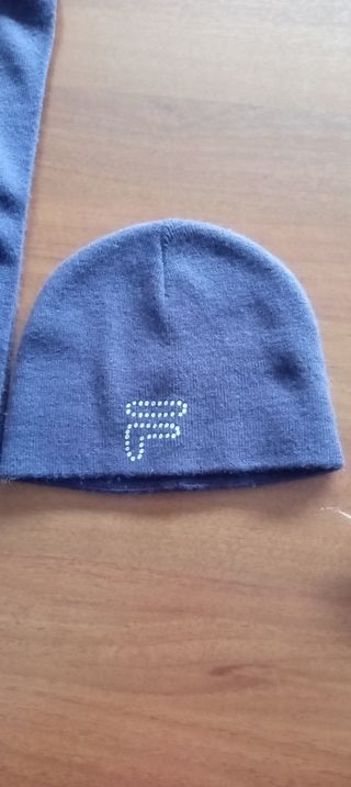 Sciarpa e cappello invernale donna Fila