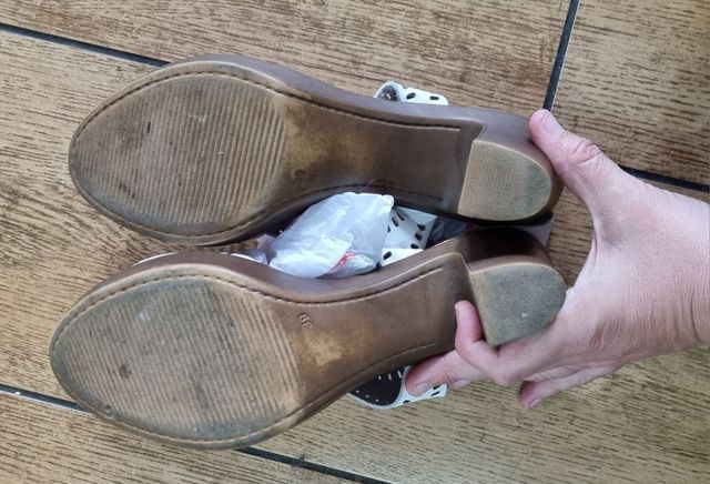 Sandalias zapatos blancos