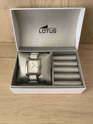 Reloj lotus