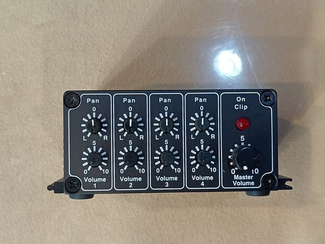 Mezcladora estéreo Nobels Mix-42C