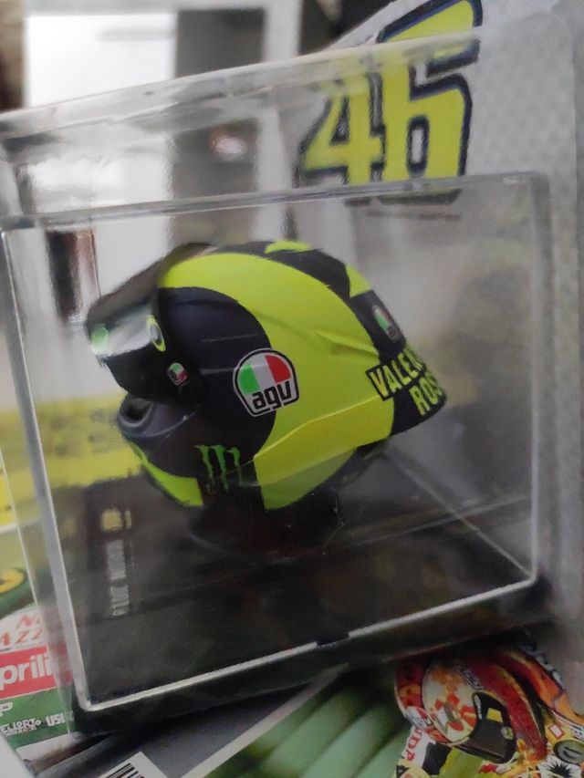 Casco de valentino Rossi, escala 1/5.